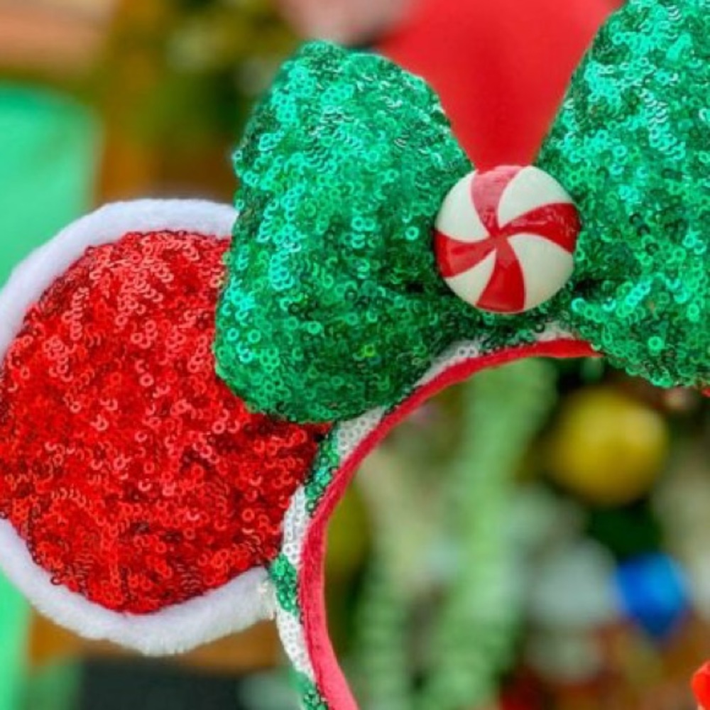 Disney parks Christmas 2020 Minnie peppermint ears